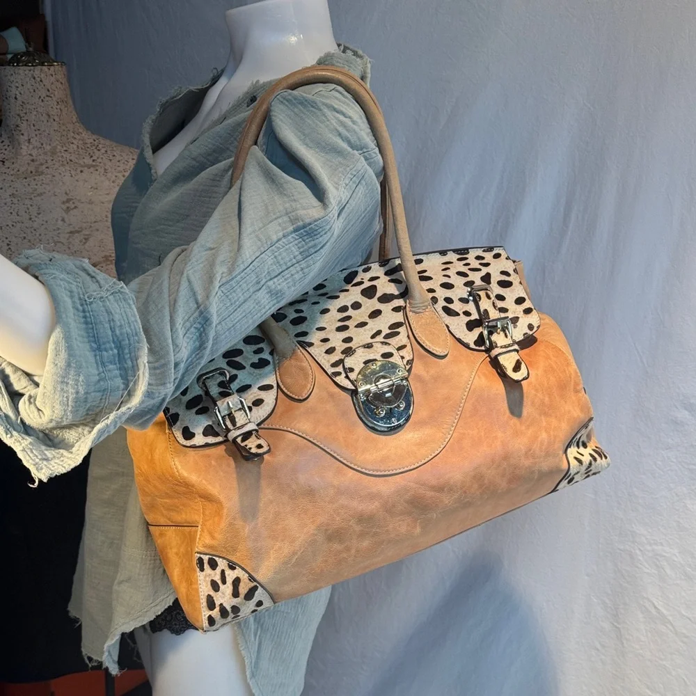 Elegant and spacious Tan Tote Bag